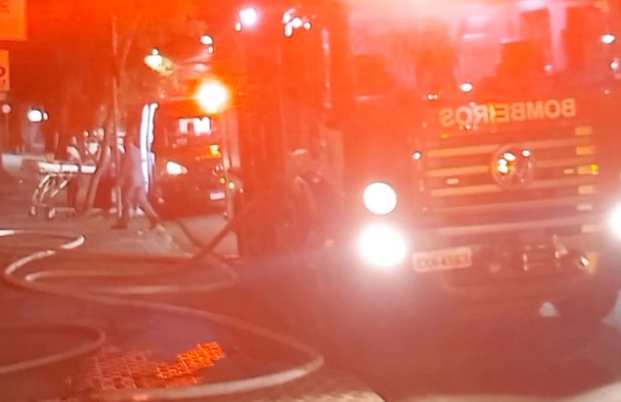 Incêndio em hotel deixa hóspede ferido no Bela Vista