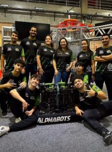 Time de Robótica ALPHABOTS busca apoio para competições internacionais