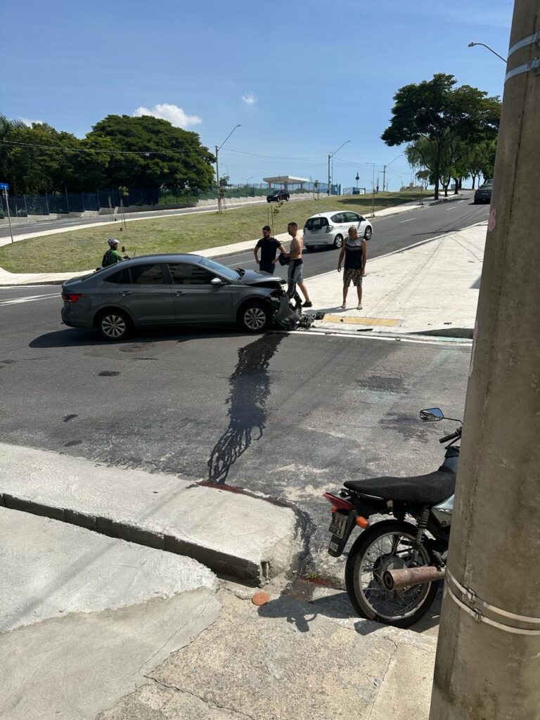 Colisão no Jardim América deixa vítima inconsciente