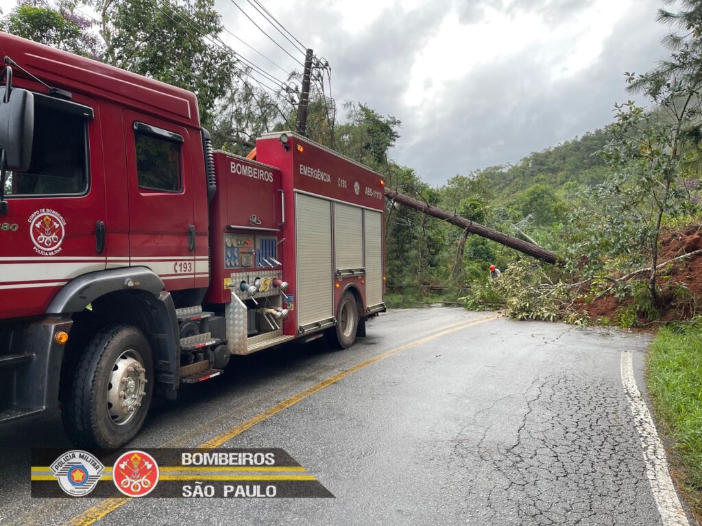 Chuvas intensas causam transtornos na SP50 e enchente em Monteiro Lobato