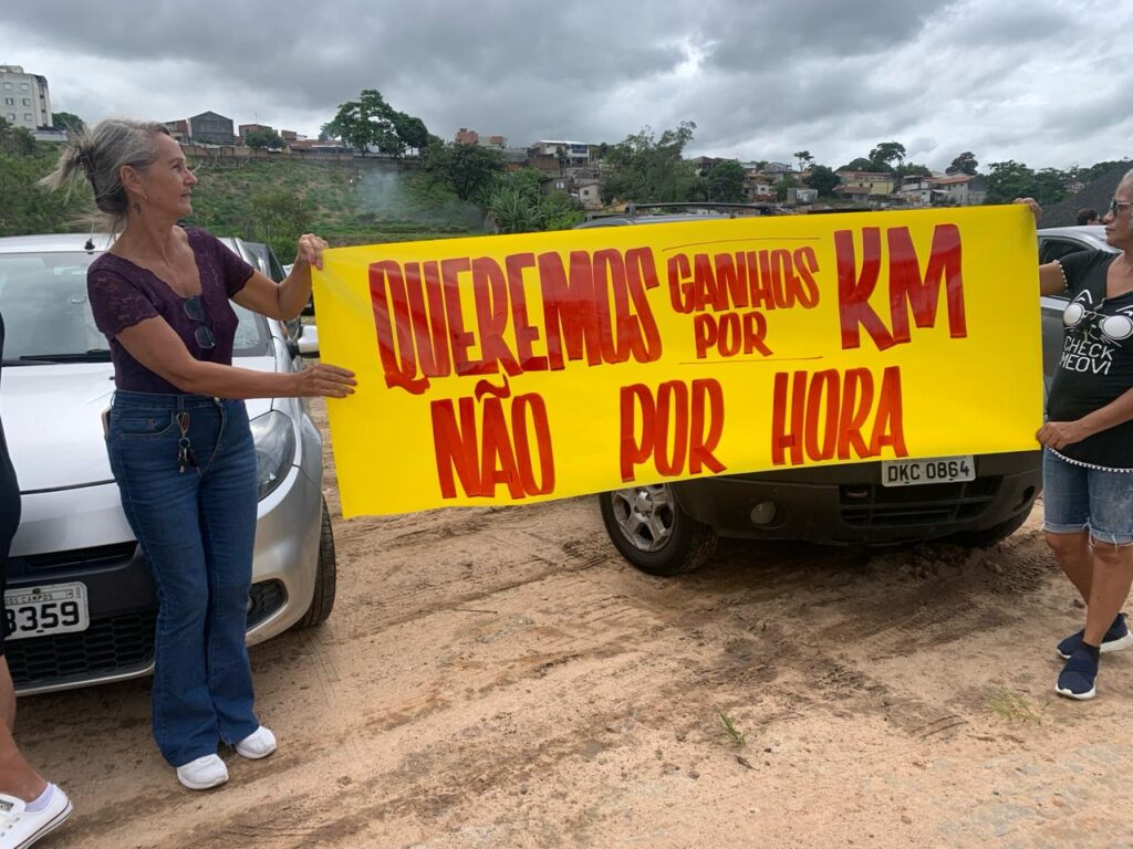 Motoristas de aplicativos protestam contra a PLP 122024 em São José dos Campos