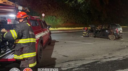 Acidente de Trânsito na Avenida Juscelino Kubitschek em São José dos Campos Vítima Socorrida e Condutor Evade-se do Local