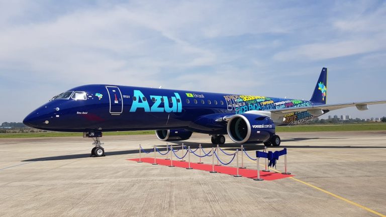 Embraer Entrega Azul O Primeiro E E Maior Jato Comercial J Produzido Pela Empresa