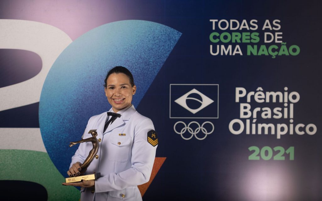Laís Nunes recebe Prêmio Brasil Olímpico pela terceira vez!