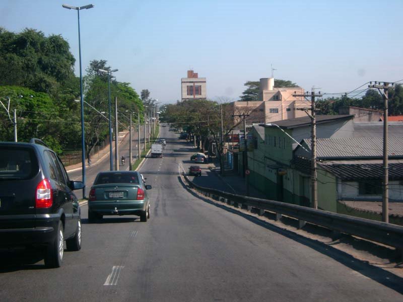 Onda de assaltos gera insegurança em moradores do Jardim das Indústrias