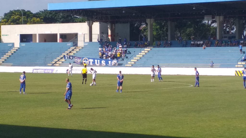 Águia para no goleiro Matheus e jogo com Comercial não sai do zero no Martins Pereira