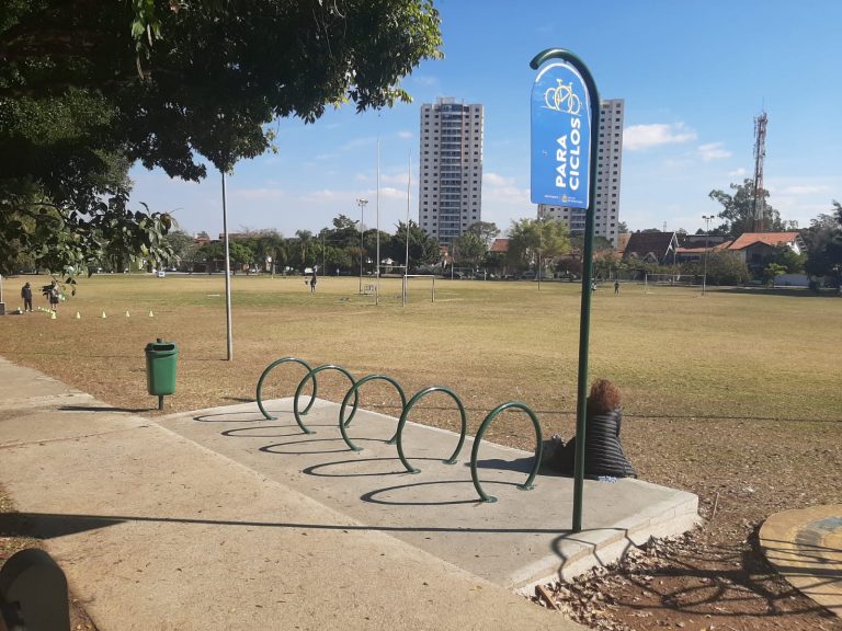 Centro Life Tradicional praça do Esplanada recebe iluminação de LED