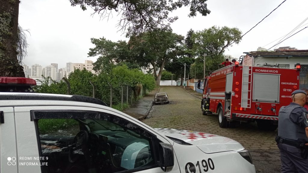 Roubo a banco na agência do Itaú da Ademar de Barros nesta tarde