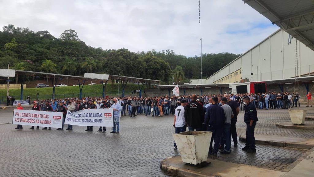 Avibras demite 420 funcionários e sindicato realiza assembleia nesta segunda