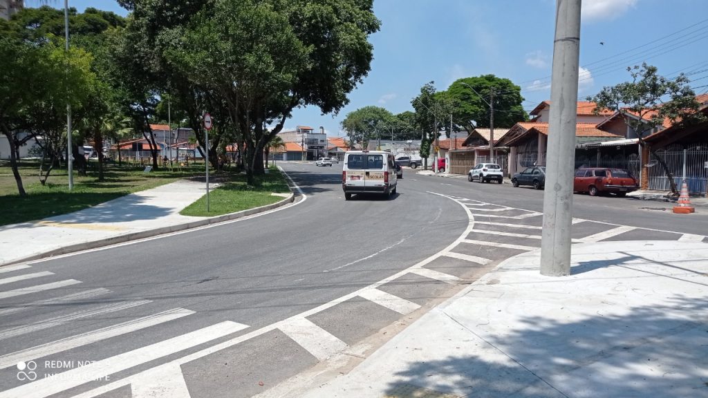 Nova rotatória no 31 de Março trouxe melhorias, mas alagamentos continuam, apontam moradores