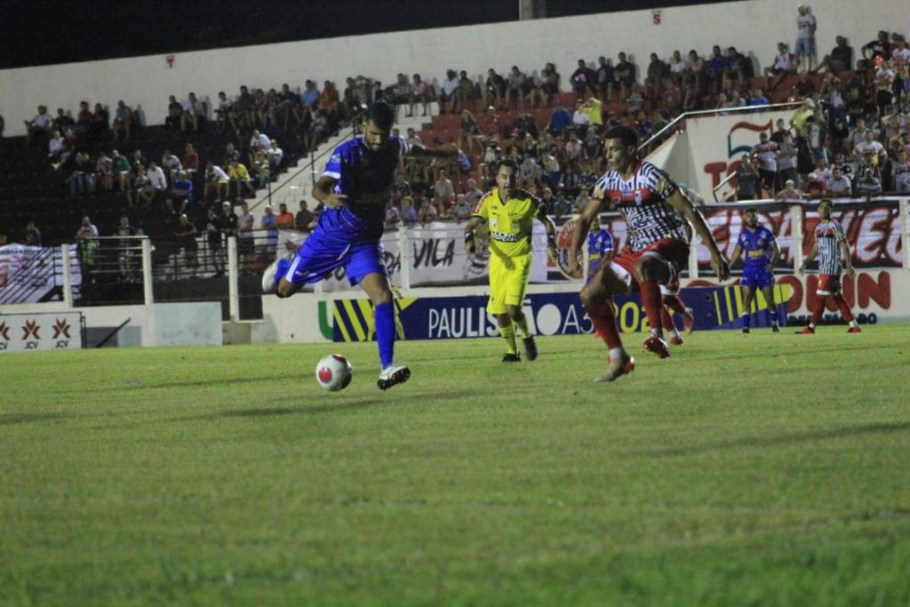 Pedrinho garante vitória da Águia em Birigui. Que venha o quadrangular!
