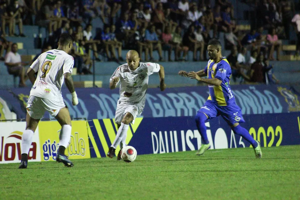 Águia leva virada do Comercial, busca empate e se complica no quadrangular da A-3