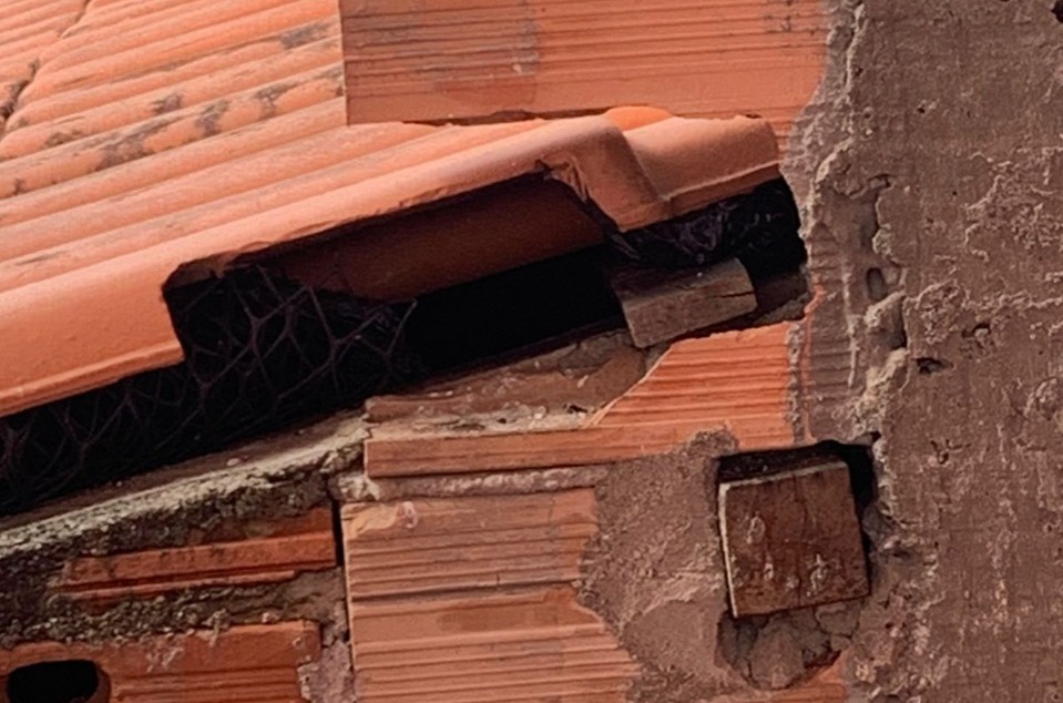 Homem é acusado de filmar vizinha de 14 anos no quarto por meio de fresta no telhado