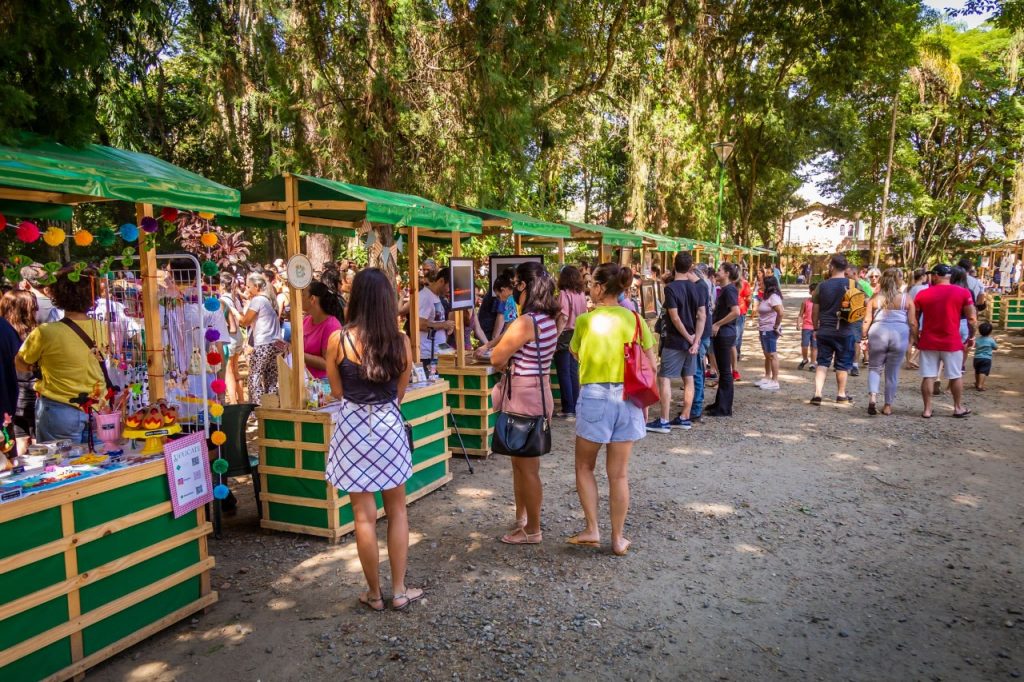 Com 41 expositores, feirinha de artes é atração aos domingos no Vicentina Aranha