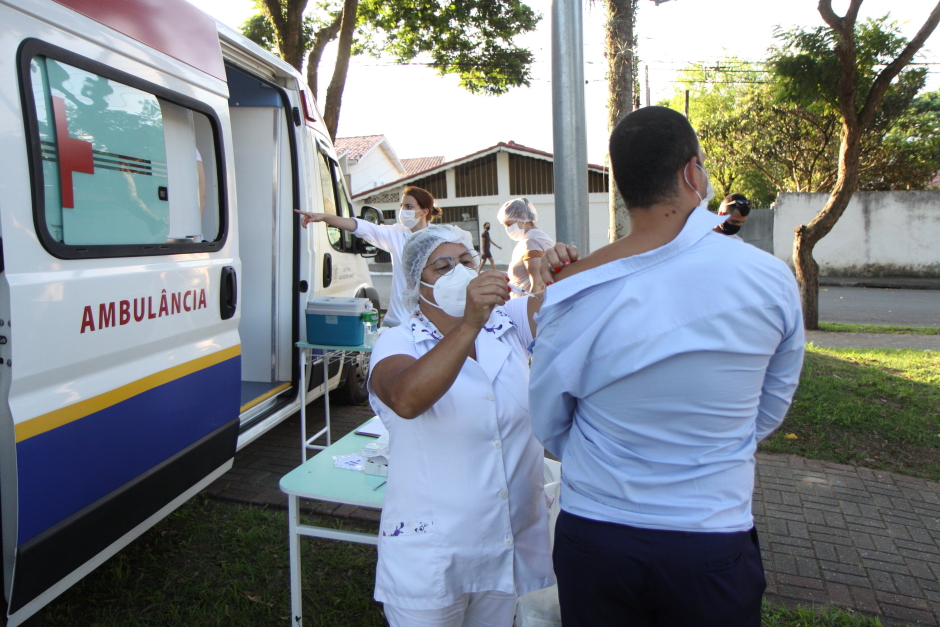 Com queda na adesão, Vacimóvel terá última semana em São José dos Campos