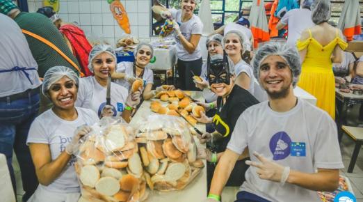 Hamburgada do bem está com inscrições abertas para voluntários projeto social leva amor, diversão e cuidados a crianças carentes