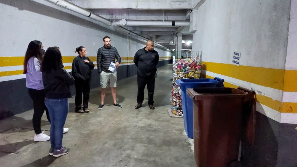 'Meu Condomínio Recicla' realiza abordagem em 60 condomínios