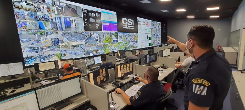 Trio é preso em Jacareí por estelionato em São José