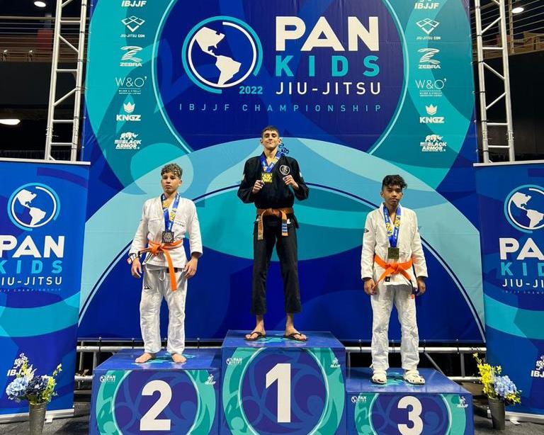 Lutadores de jiu-jitsu de São José são destaques no Brasil e no Exterior