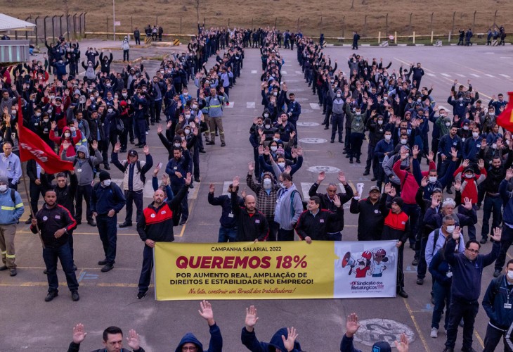 Trabalhadores da GM rejeitam proposta de salário e entram em estado de greve, informa sindicato