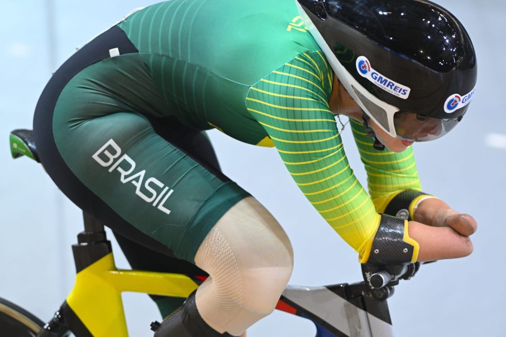 Com superação e determinação, paraciclista joseense Sabrina Custódia ganha duas medalhas no Mundial da França!