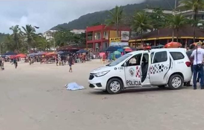 Corpo de homem com ferimentos de faca é encontrado na Praia Grande, em Ubatuba