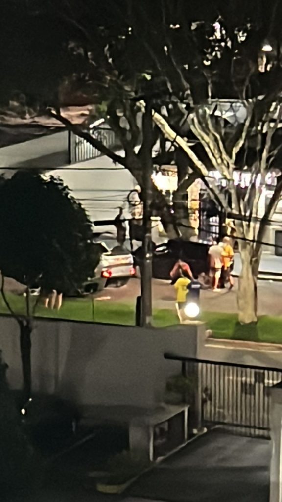 Colisão entre carros pela rua José Cobra na noite desta sexta!