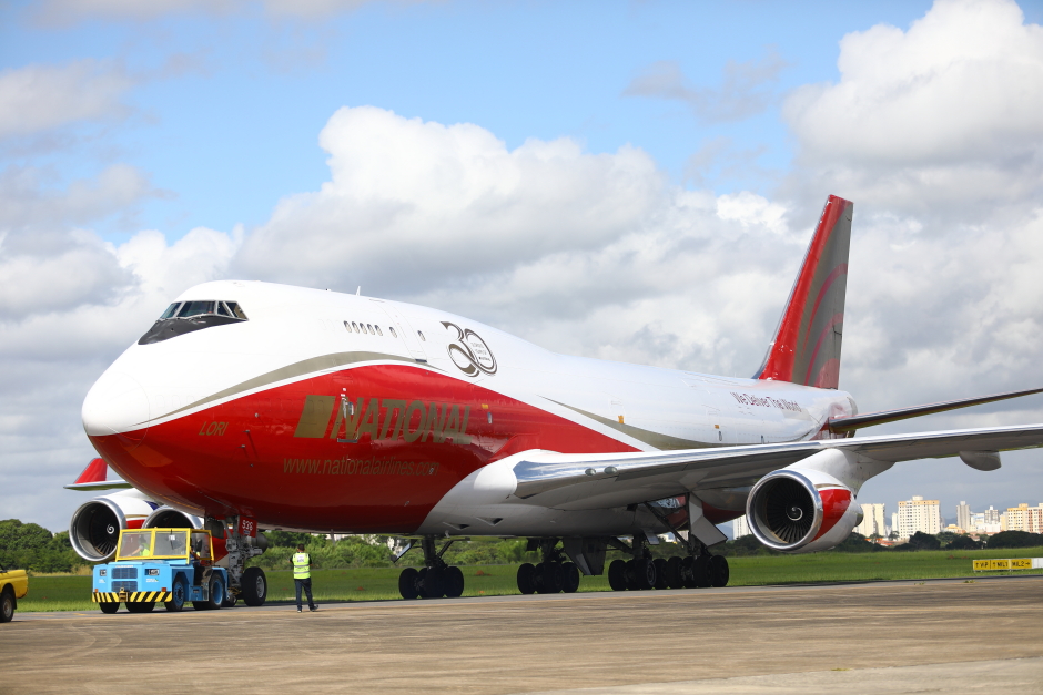 Para atrair voos, aeroporto de São José adota taxas menores de operação