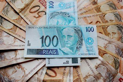 Salário mínimo sobe para R$ 1.302 em 1º de janeiro!]