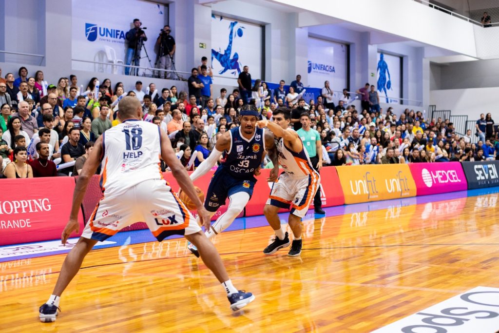 São José Basketball vence segundo jogo das quartas do Paulista