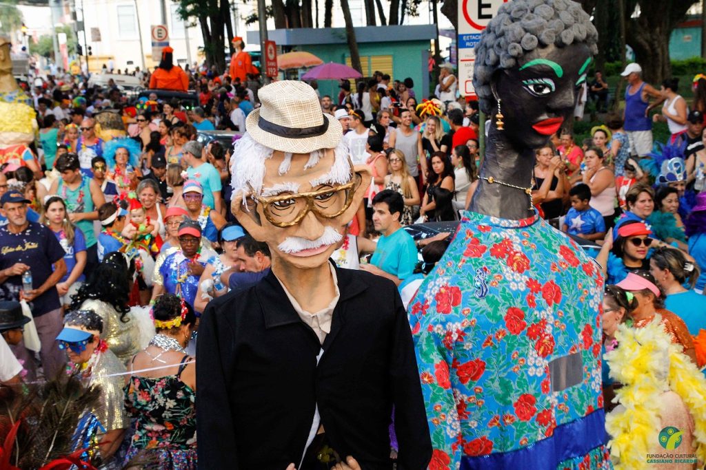 Sucesso de público, Pirô e Galinha D`Angola voltam às ruas joseenses neste Carnaval!