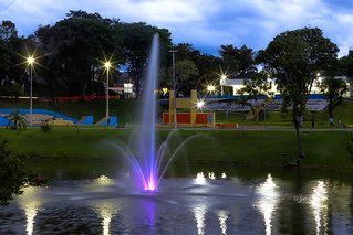 Após vandalismo, fonte luminosa é consertada no Centro Comunitário do Alto da Ponte