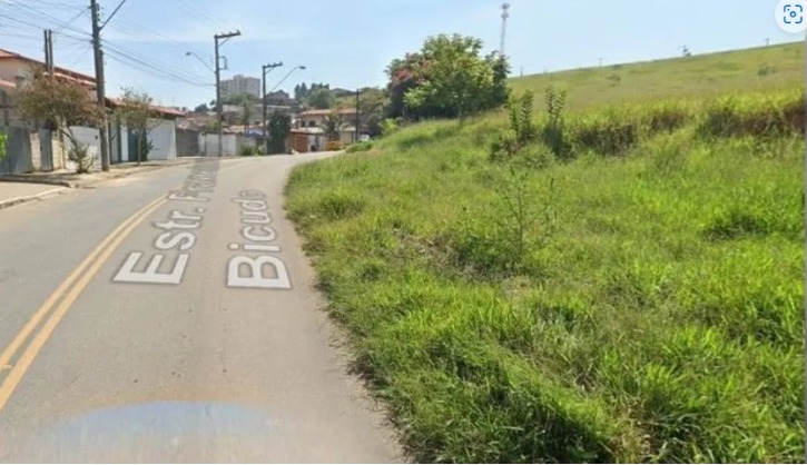 Dupla tenta assaltar vítima em carro, troca tiros com a PM e um dos criminosos acaba morto
