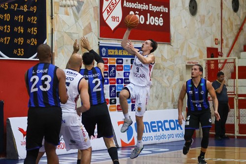 Em final emocionante, São José vence o Pinheiros por 94 a 92 no Linneu de Moura