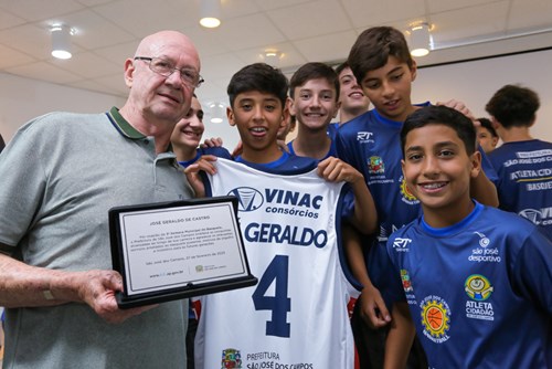 Ícono deportivo de José, Zé Geraldo es homenajeado en inauguración de la Semana del Baloncesto – Life Informa