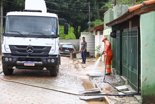 Com previsão de mais chuvas, bairros da zona norte e sudeste seguem monitorados em São José