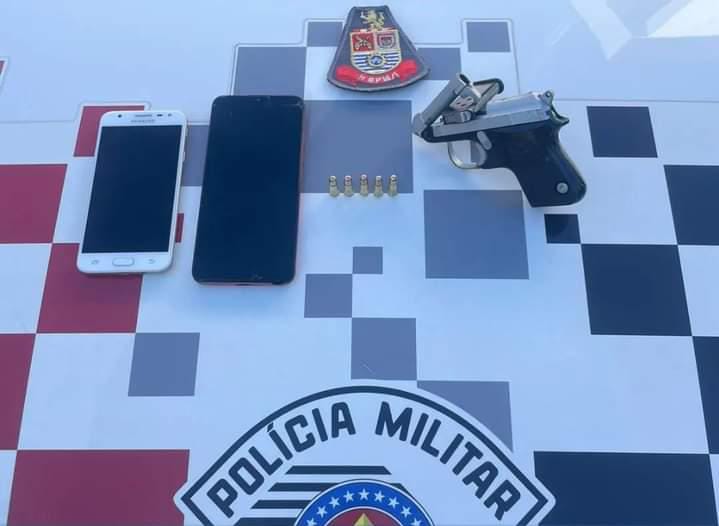 Homem armado com pistola é preso na praça Ulisses G. pela PM