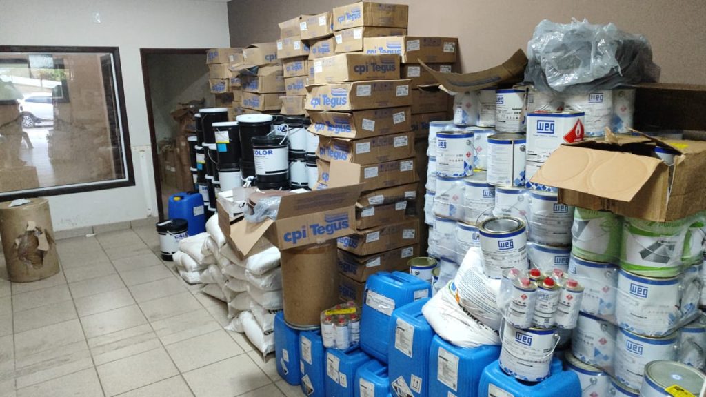 Carga de tinta avaliada em R$ 250 mil é apreendida pela Polícia Civil; dois são presos!