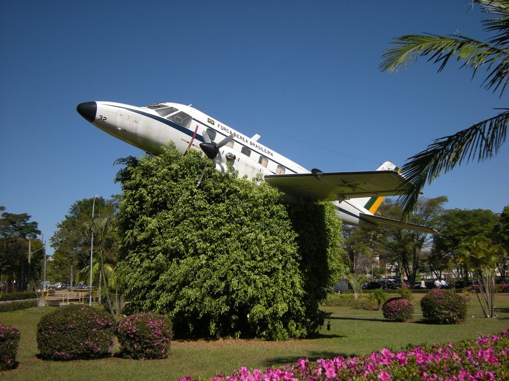 Da profecia de Santos Dumont à Embraer Sã