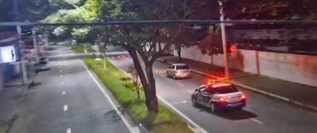 Após invadir e roubar casa na zona norte, trio é preso com pertences das vítimas no Campo dos Alemães