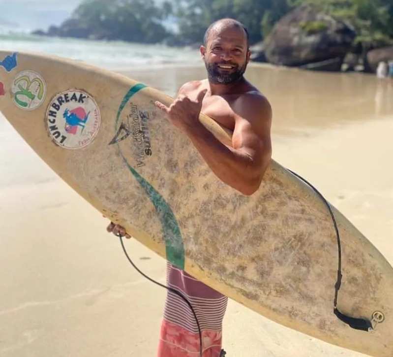 Corpo encontrado na praia das Tominhas é identificado como sendo do pescador desaparecido Almendes J. Alves