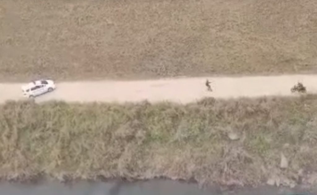 Motociclista foge de abordagem da PM no Urbanova, mas acaba detido próximo à represa do Jaguari