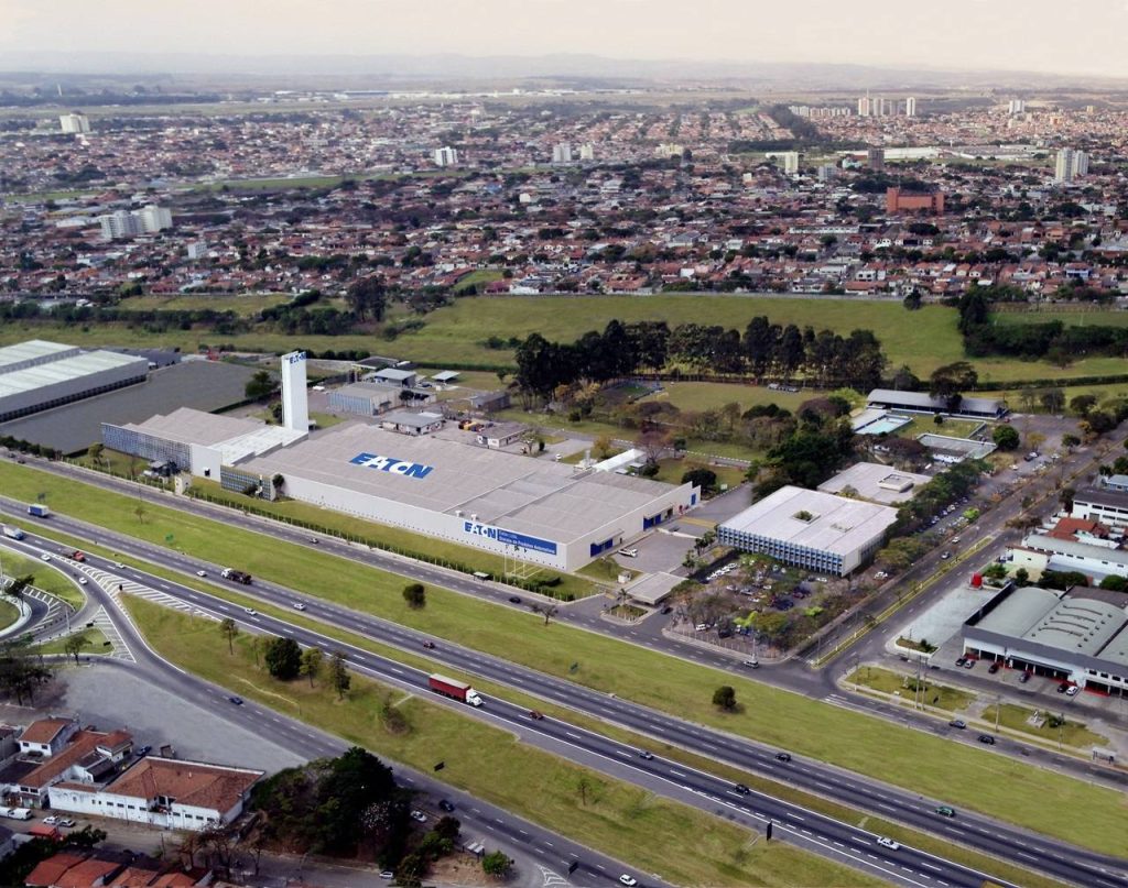 Com oportunidades em São José, Eaton abre mais de 100 vagas para estágio e trainee