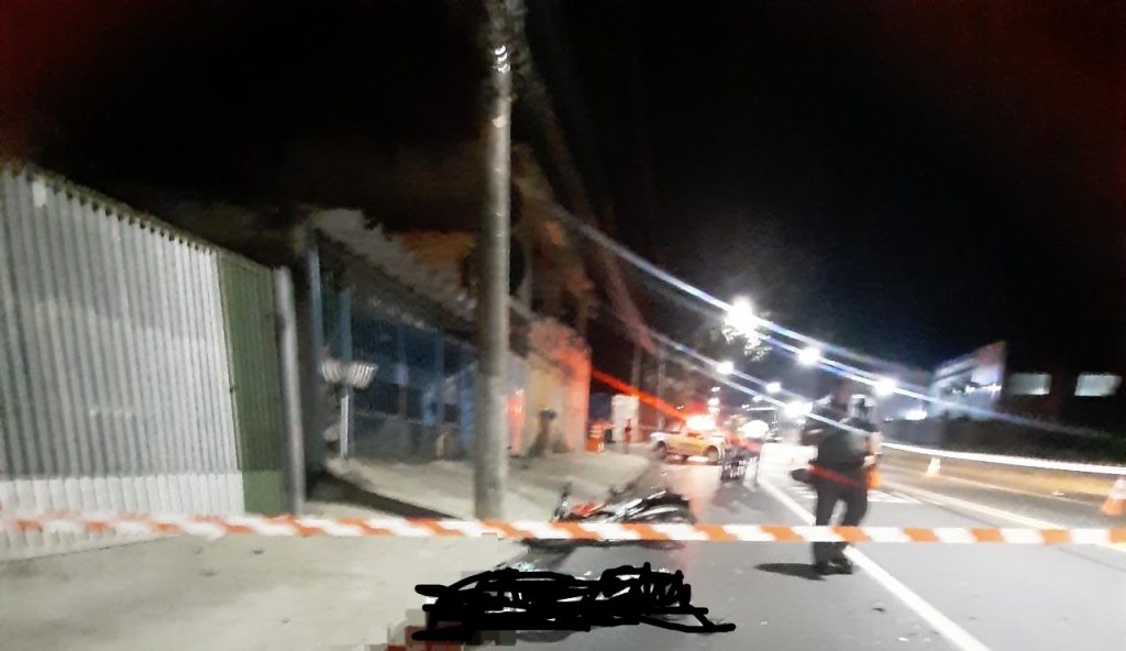 Acidente entre motociclistas deixa vítima fatal na rua Caravelas