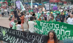 Marcha da Maconha reúne cerca de 250 pessoas, segundo organização