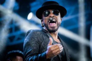 'Caraguá tá show' começa com Alexandre Pires no dia 28