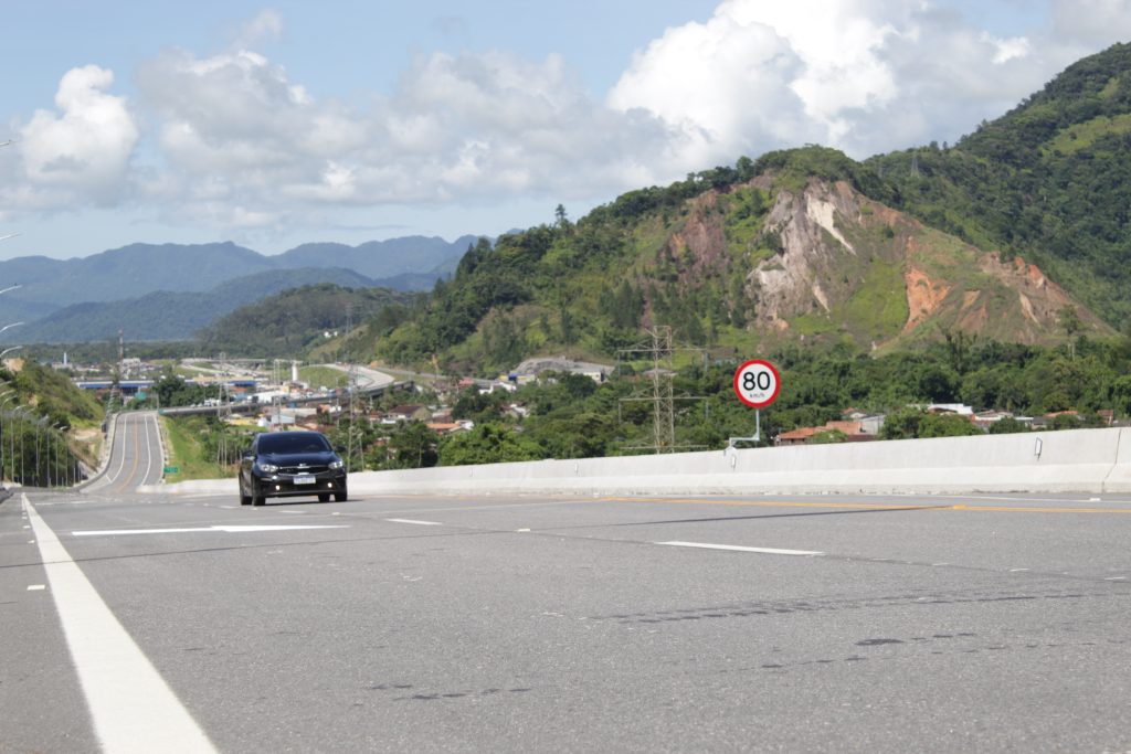 Felicio inaugura Contorno Norte da Tamoios