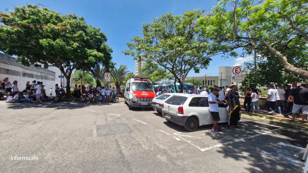 ‘Vidas presas importam’ Parentes de detentos protestam em frente ao Fórum