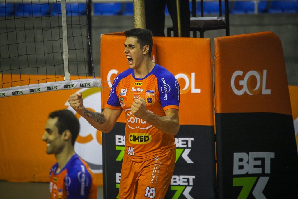 Farma Conde Vôlei São José vence e assume a liderança da Superliga bet7k