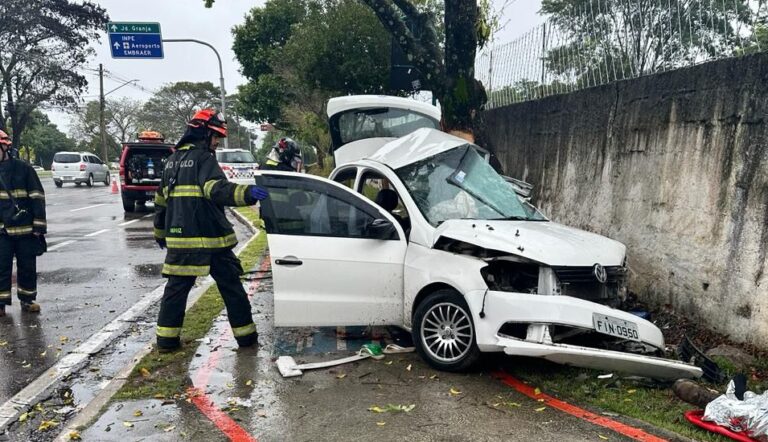 Acidente de trânsito deixa um morto e quatro feridos na avenida dos Astronautas